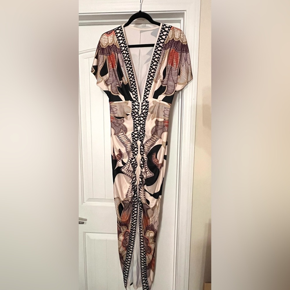 Chic Black and Cream Geometric Midi Dress